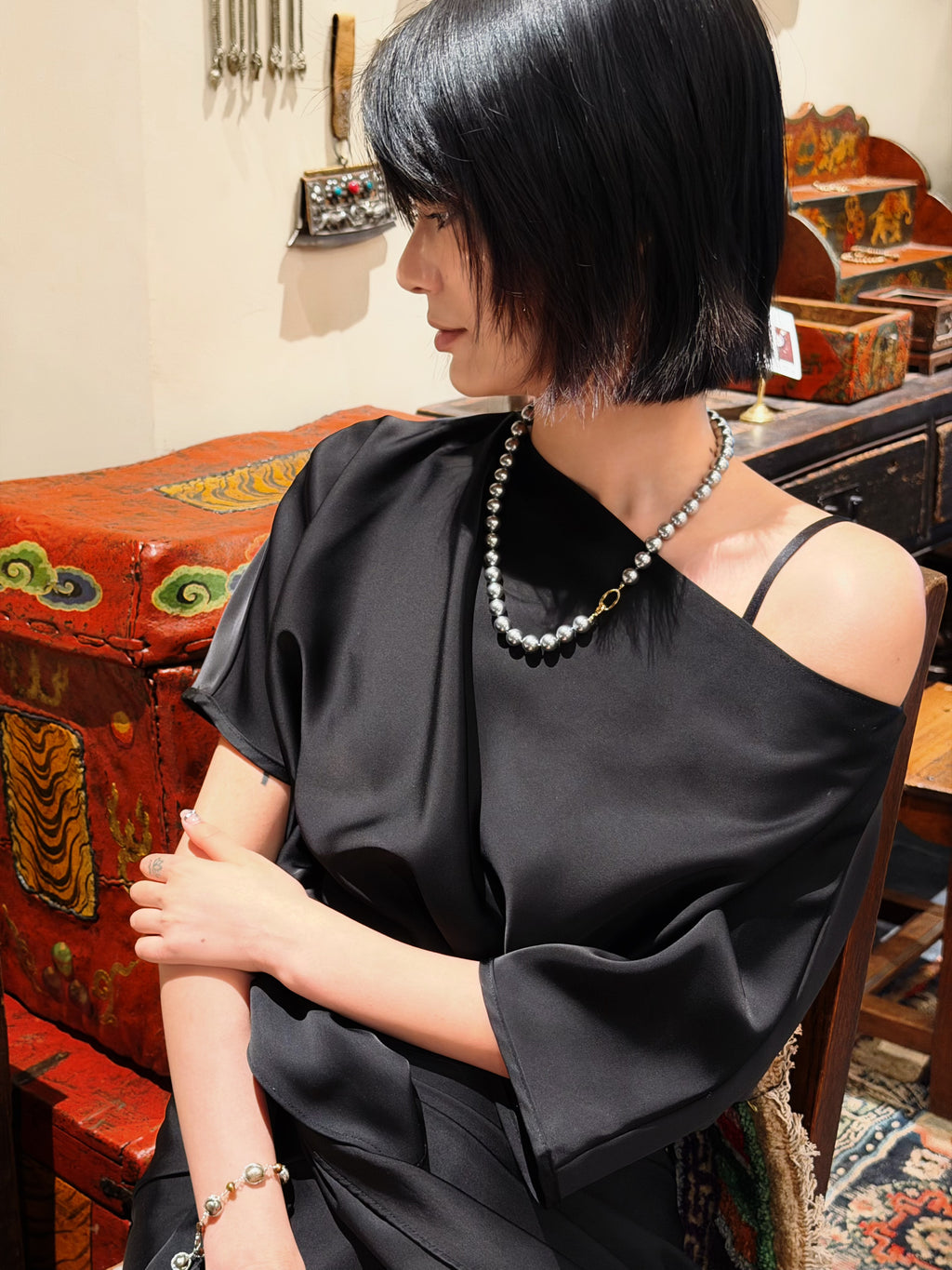 TT original-necklace-Silver-grey mother-of-pearl necklace | Timeless women's pearl jewelry, suitable for both work and evening occasions.