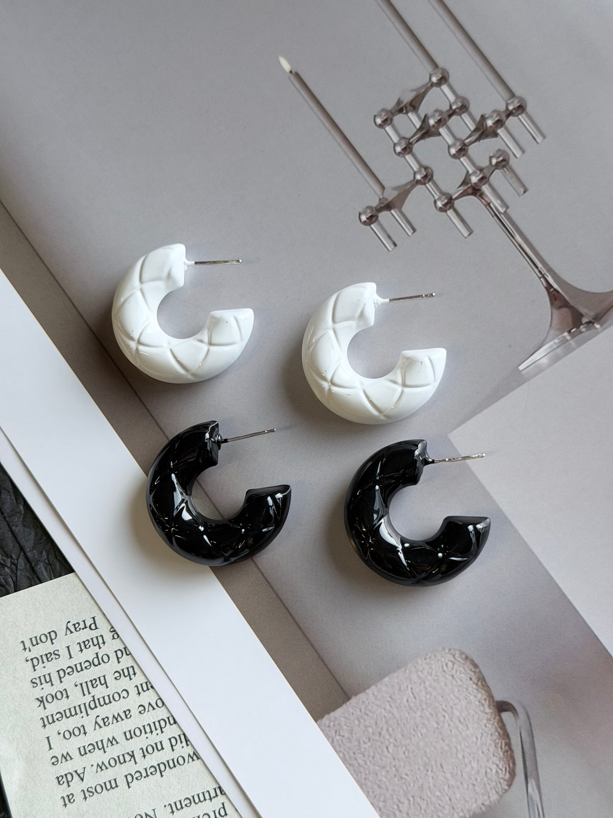black/white half moon C-shaped hoop earrings