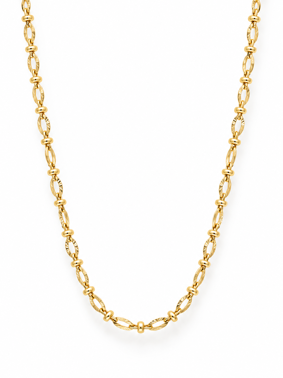 Engraved gold chain link detail