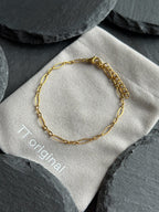 Gold twisted chain bracelet