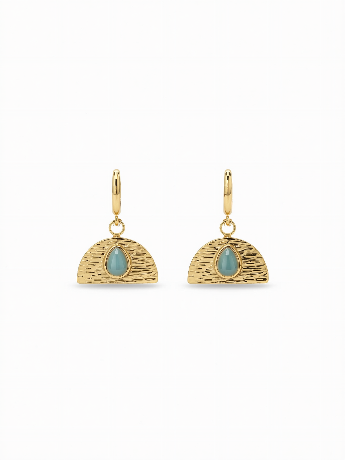 green gemstone fan earrings with hammered gold texture