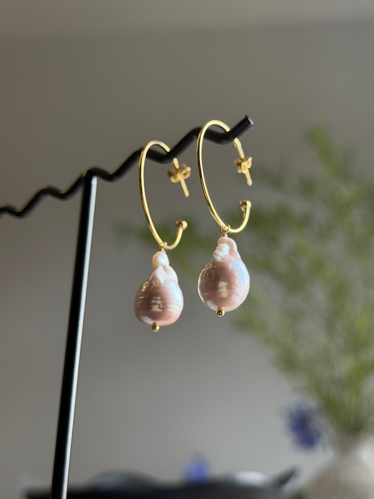 irregular baroque pearl hoop earring detail