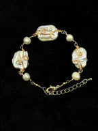 Natural baroque pearl bracelet with gold-tone details